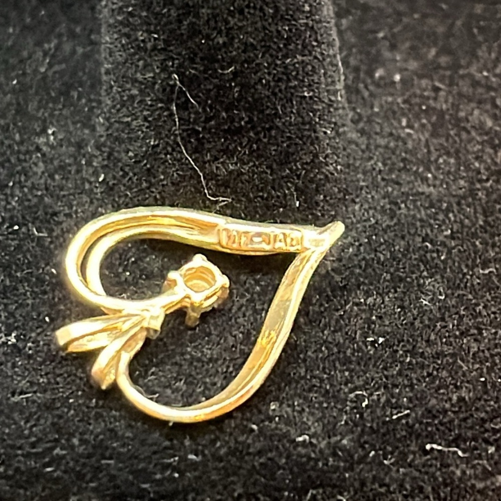 10k Gold Heart Pendant Necklace - Picture 3 of 3